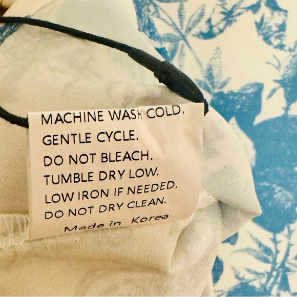 Cherry Betty Toile Floral Blue Top size Medium NWT - Picture 8 of 10